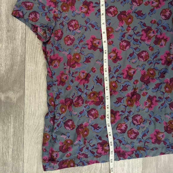 Floral Top - Picture 2 of 6